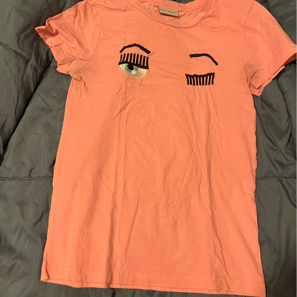 Chiara Ferragni neon pink tshirt